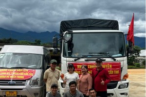 TP. Cần Thơ: Đoàn từ thiện Phường Long Mỹ đem yêu thương đến với bà con vũng lũ