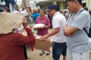 Hơn 1.560 phần quà được trao đến bà con Phú Yên chịu ảnh hưởng bão lũ
