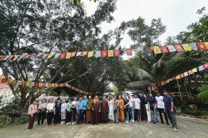 Chùa Phổ Hiền và các nhóm thiện nguyện cứu trợ 1.200 phần quà cho bà con vùng lũ Bình Định - Phú Yên - Khánh Hòa