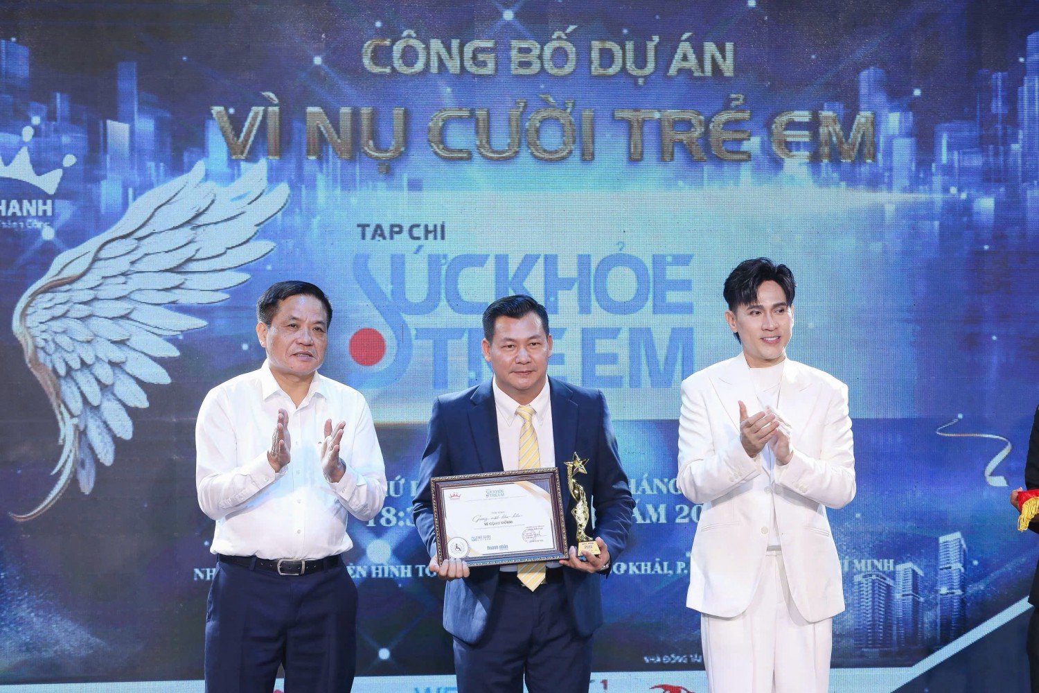 “Gương mặt Tiêu biểu Vì Cộng đồng 2025” - Tiến sĩ Trần Đức Thịnh