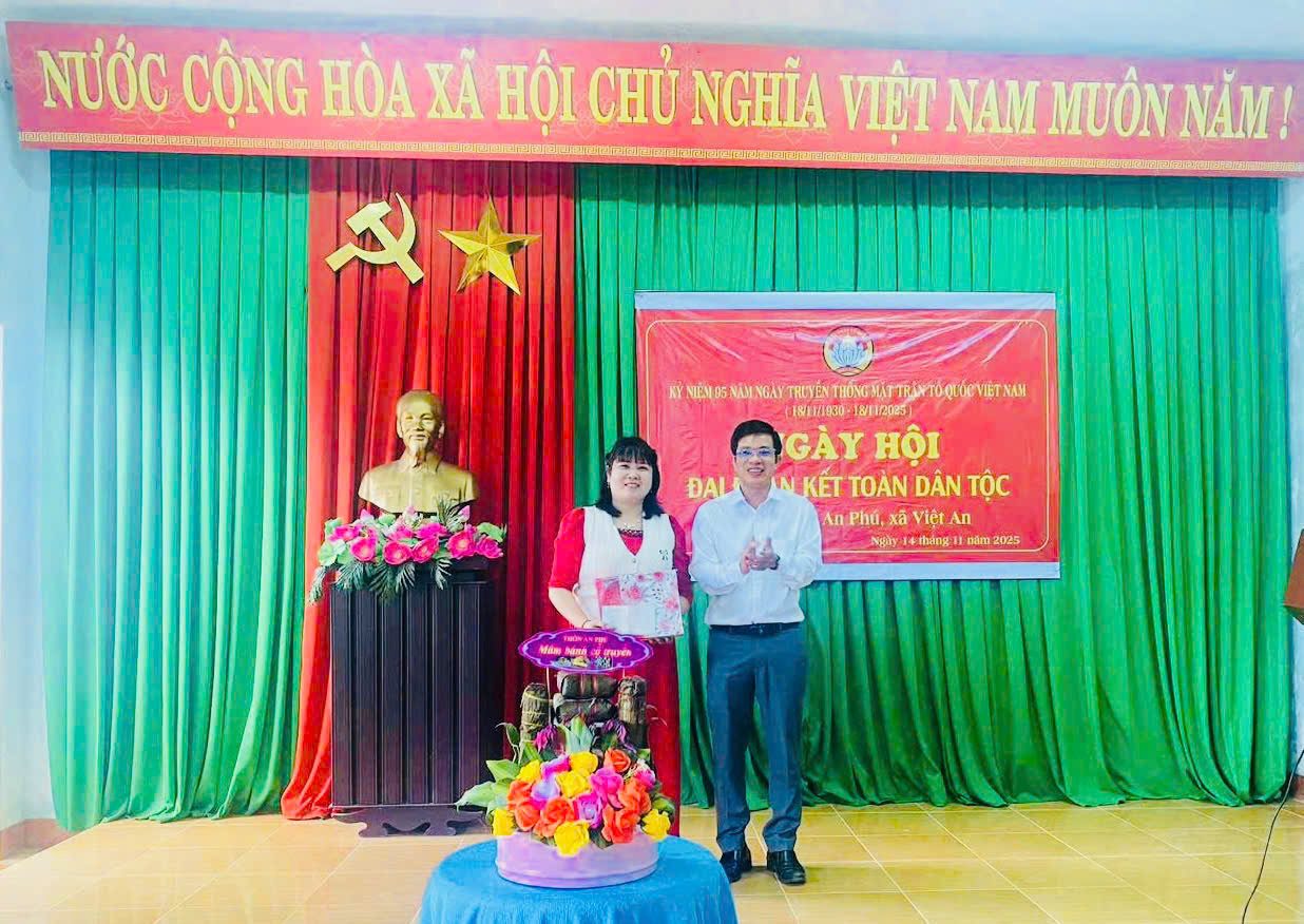 z7224162222824 b0c31624193e49478c8f24f300dc5e25