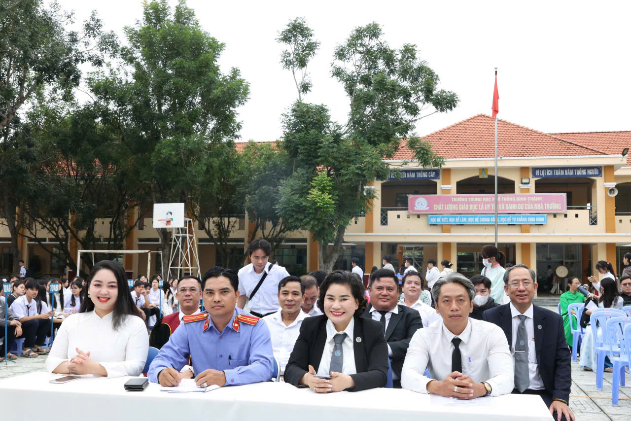 z7232701489763 de8f40cc547d7cc83f238bf0df5411b4